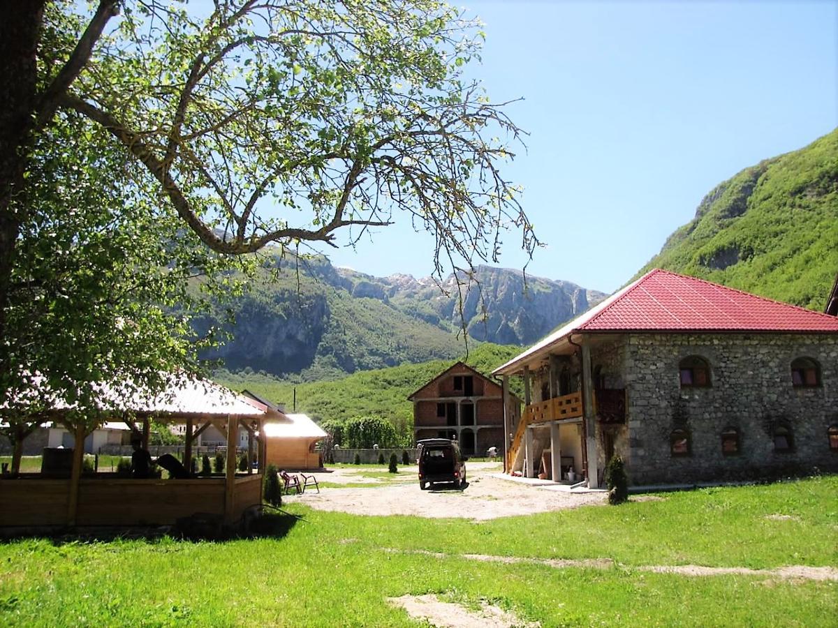Eko Katun Rosi - Old Tower Otel Gusinje Dış mekan fotoğraf